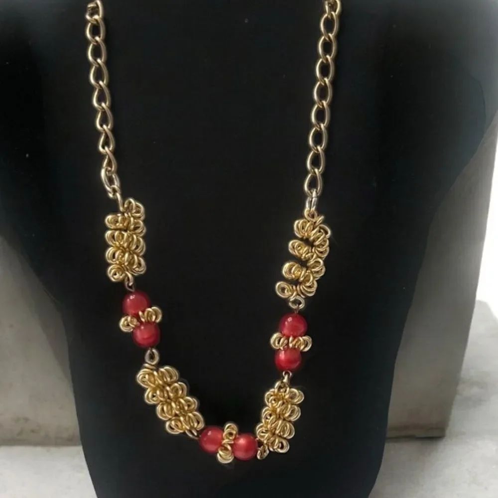 Vintage gold and pinkish colored necklace with one clip earring EVC